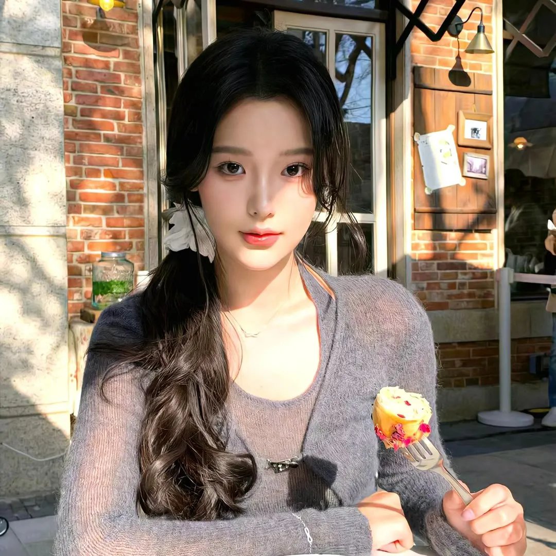 绿茵春色